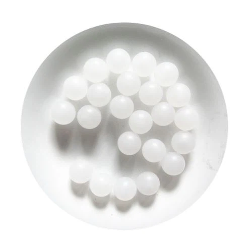 Pienet ontot muovipallot